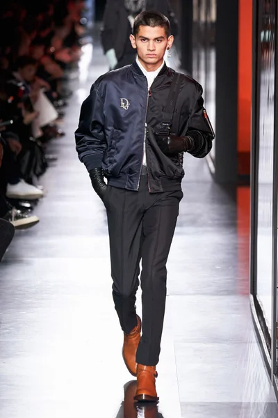 Look 40